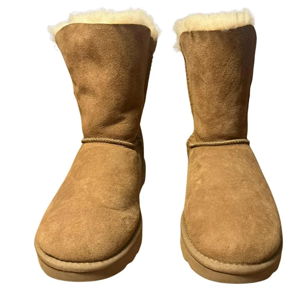 UGG Classic Short Bailey Zip Boots Chestnut Womens 6 Sheepskin Suede Winter